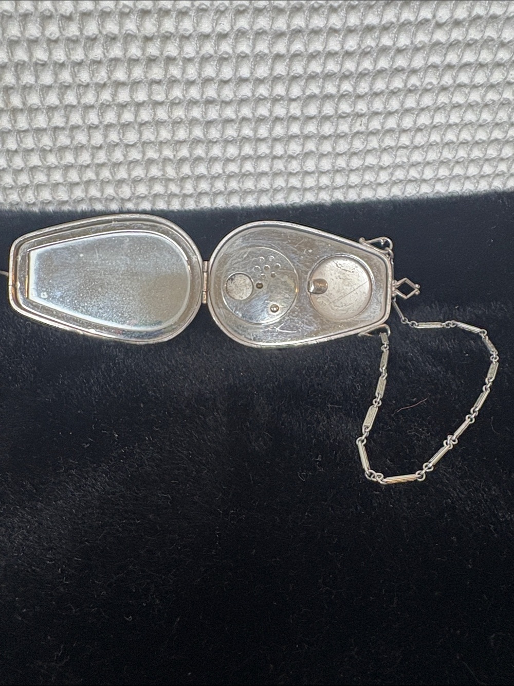 Wristlet compact - Picture 8 of 13